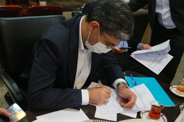 برگزاری میز خدمت رسیدگی به مشکلات با حضور معاون وزیر صمت در آذربایجان شرقی