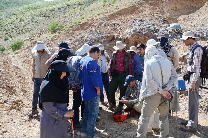 کارگاه آموزشی آشنایی با تیپ‌های مهم کانی‌سازی پهنه دیواندره برگزار شد