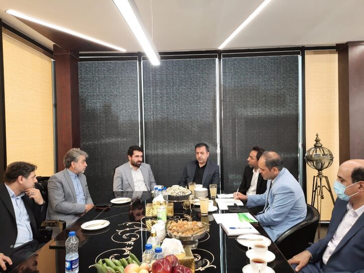 بازدید مدیر کل صنعت، معدن و تجارت استان مرکزی از شرکت آیهان