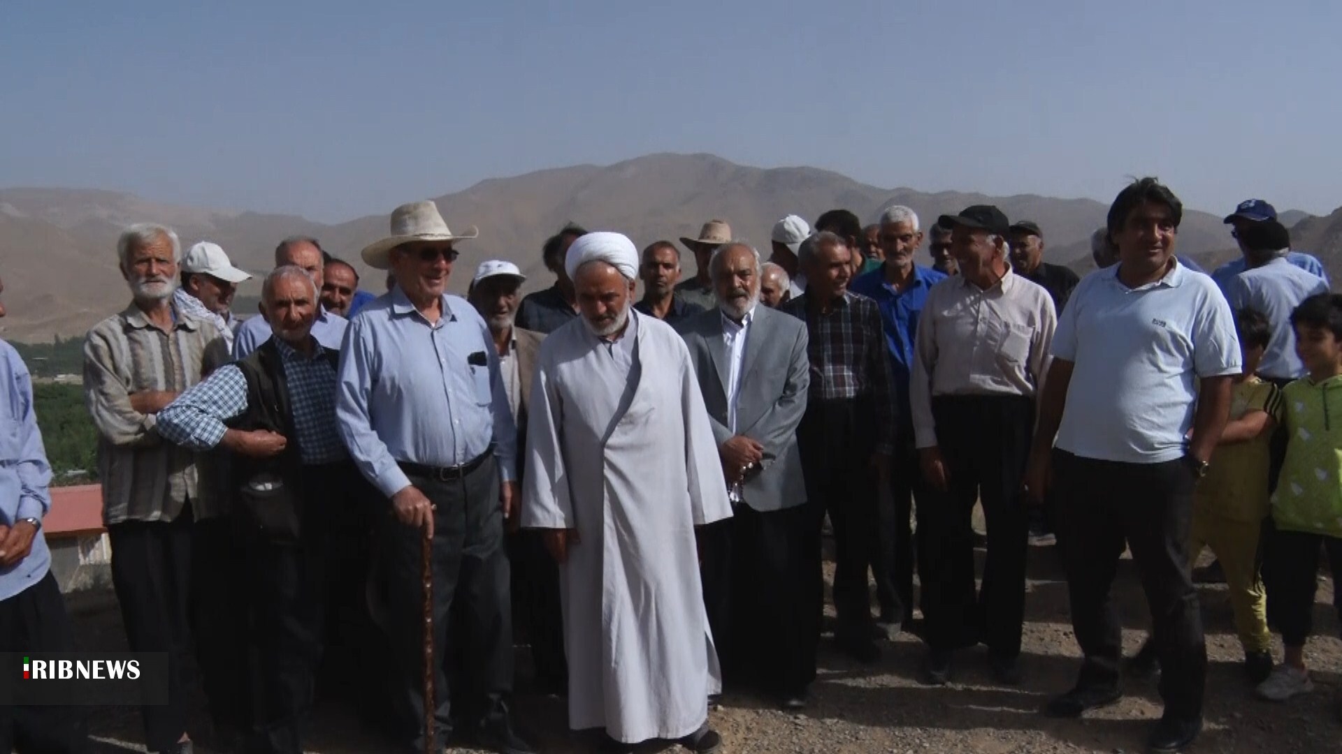 خطر معدن سنگ آهن بیخ گوش مردم روستاهای قهرود و جوینان خطر معدن سنگ آهن بیخ گوش مردم روستاهای قهرود و جوینان