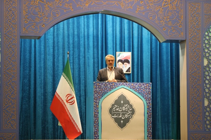 رشد ۴۰ درصدی صادرات و ۳۶ درصدی تحویل خودرو در بهار امسال/ صادرات مواد خام معدنی تنها یک درصد است/ ایجاد مرجع قیمتی در سایت ۱۲۴ از سوی وزارت صمت