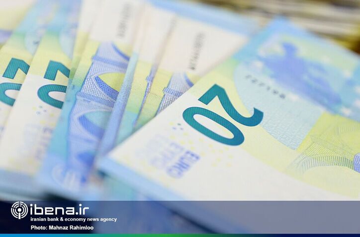 نرخ رسمی پوند و یورو کاهش یافت