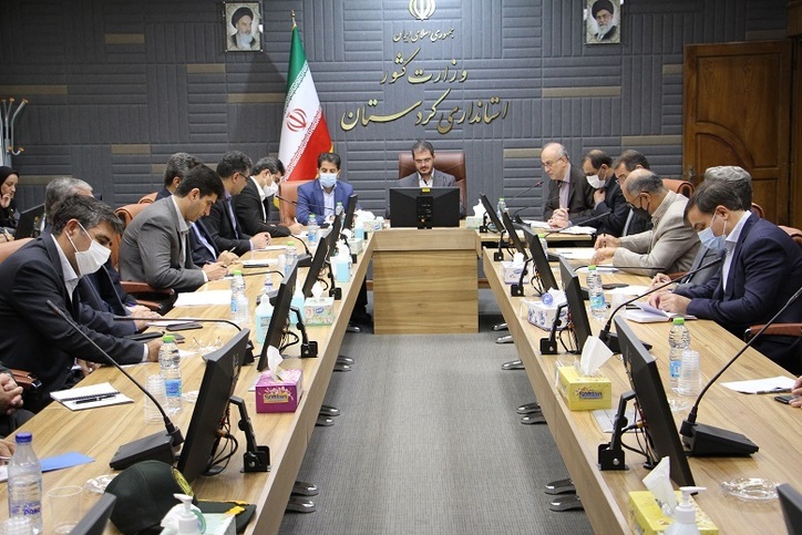 صادرات ۳۲۵ هزار تن کالا از گمرکات کردستان/ تقدیر از صادرکنندگان برگزیده استان