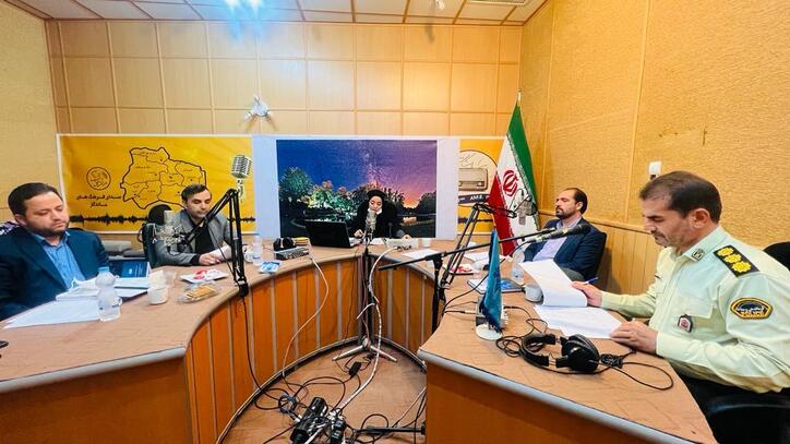 برگزاری میزگرد کالای قاچاق و مبارزه با آن در رادیو اترک خراسان شمالی