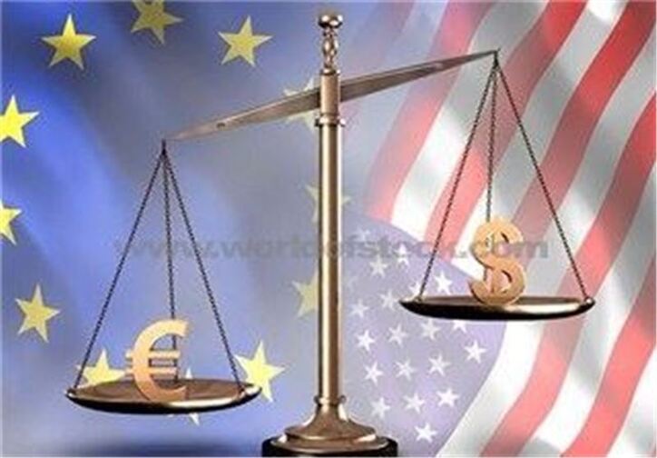 قیمت یورو برای دومین بار در یک ماه از دلار کمتر شد