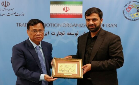 آغاز مذاکرات برای امضای موافقتنامه تجارت ترجیحی میان ایران و ویتنام آغاز مذاکرات برای امضای موافقتنامه تجارت ترجیحی میان ایران و ویتنام