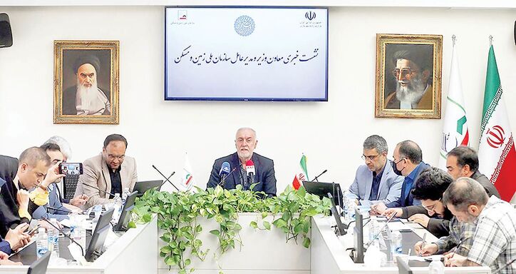 سهم دولتی‌ها در یخچال ملکی/ رئیس سازمان ملی زمین و مسکن طرح «دنیای اقتصاد» برای انجمادزدایی از اراضی دستگاه‌ها را قابل اجرا دانست