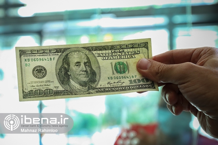 تغییر قیمت دلار در یک سالگی دولت سیزدهم؛ نزدیک به صفر