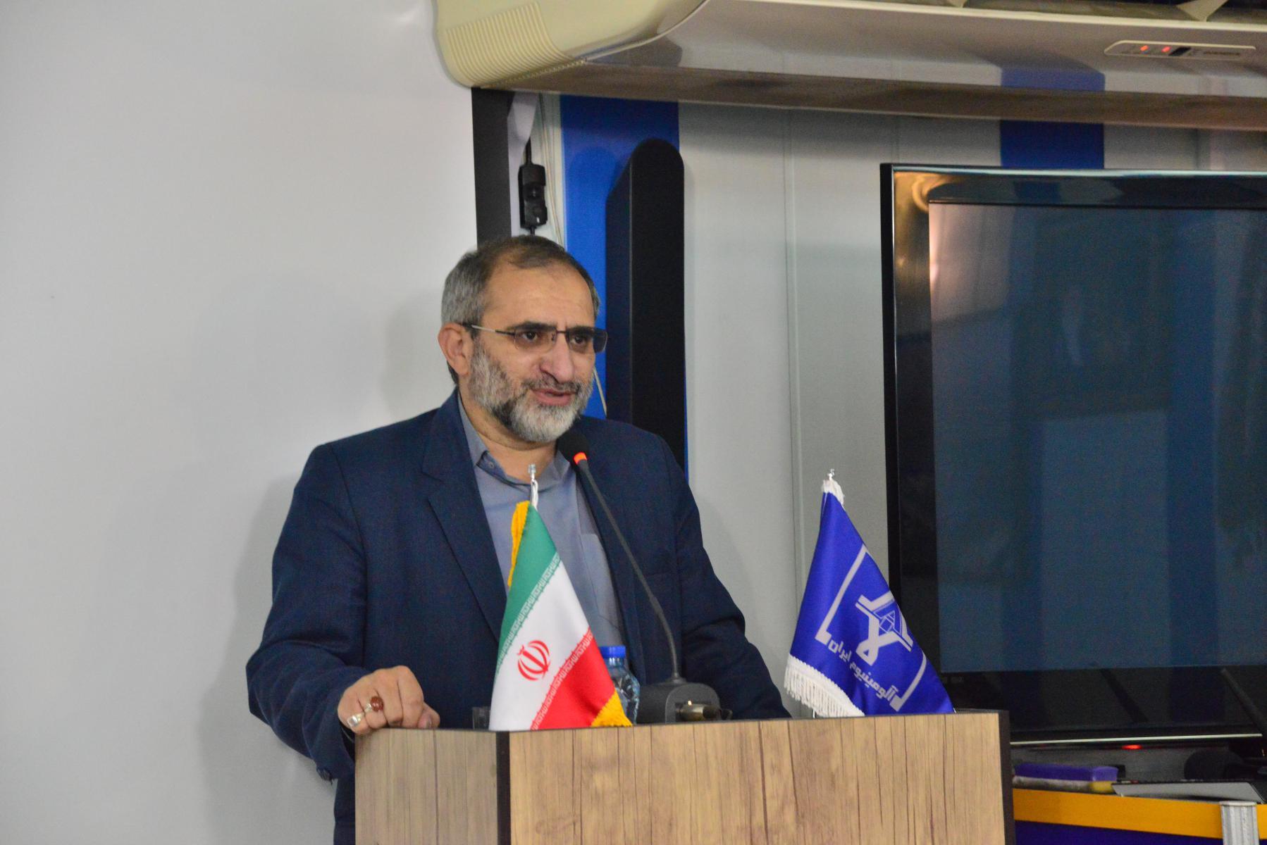 بازدید استاندار مرکزی از شرکت&zwnj;های ایرالکو و کربن صنعت امیرکبیر/ استانداری برای پیشبرد برنامه&zwnj;های شرکت آلومینیوم ایران از هیچ مساعدتی دریغ نخواهد کرد/ از تمامی مدیران ذیربط می&zwnj;خواهیم که توافقات صورت گرفته در خصوص بهره برداری از شرکت کربن صنعت امیرکبیر هر چه سریعتر عملیاتی شود + گزارش تصویری
