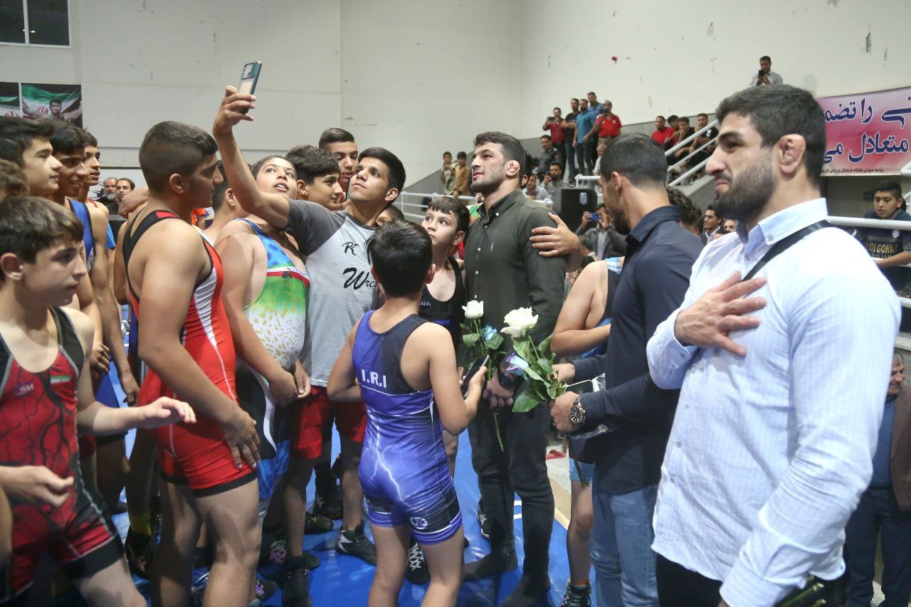 تجلیل گل گهر از قهرمانان ملیپوش کشتی آزاد و فرنگی و پیشکسوتان سیرجانی تجلیل گل گهر از قهرمانان ملیپوش کشتی آزاد و فرنگی و پیشکسوتان سیرجانی