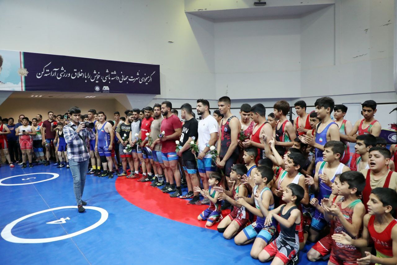 تجلیل گل گهر از قهرمانان ملیپوش کشتی آزاد و فرنگی و پیشکسوتان سیرجانی تجلیل گل گهر از قهرمانان ملیپوش کشتی آزاد و فرنگی و پیشکسوتان سیرجانی