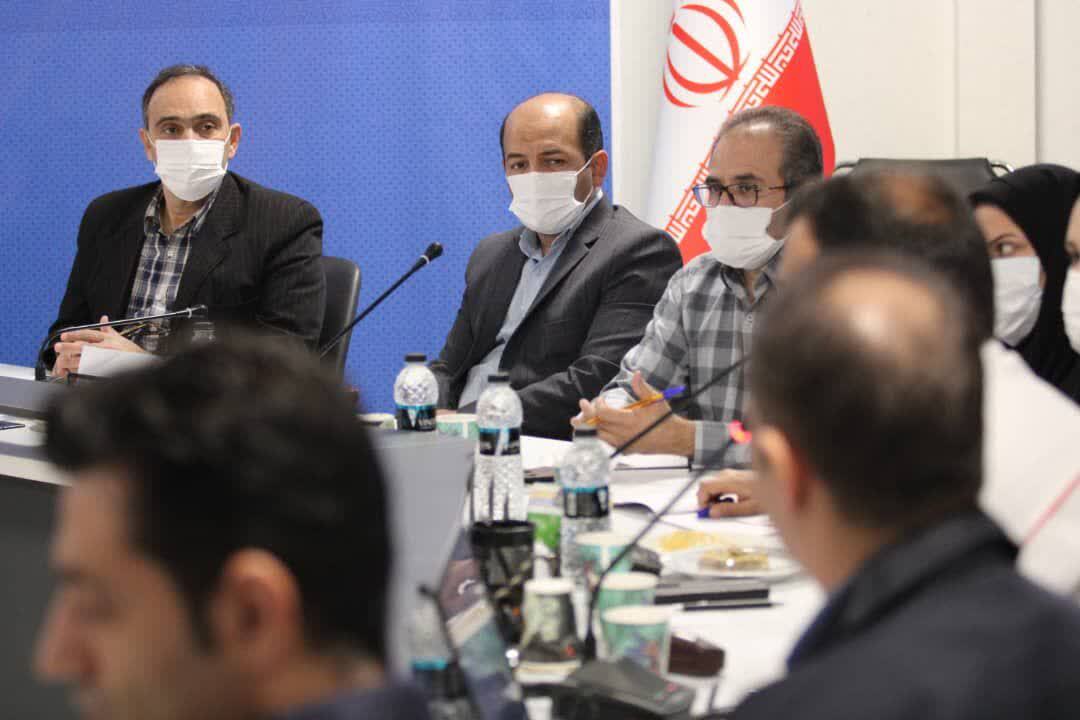 نشست تخصصی مدیر اجتماعی و اعضای شورای هماهنگی ارائه خدمات بهداشتی به بیمه شدگان استان اصفهان با اعضای شورای متناظر شهرستان در مجتمع فولاد کویر شهرستان آران و بیدگل