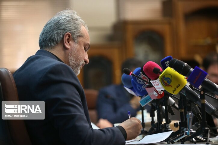 وزیر صمت تجربیات ارزشمندی در زمینه بازرگانی دارد
