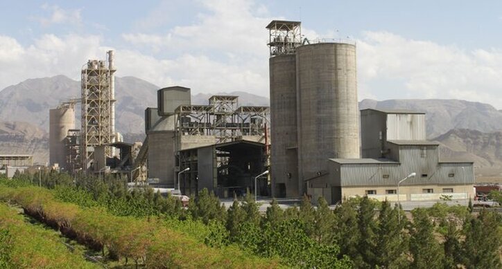 بازدید دانشجویی از کارخانه سیمان