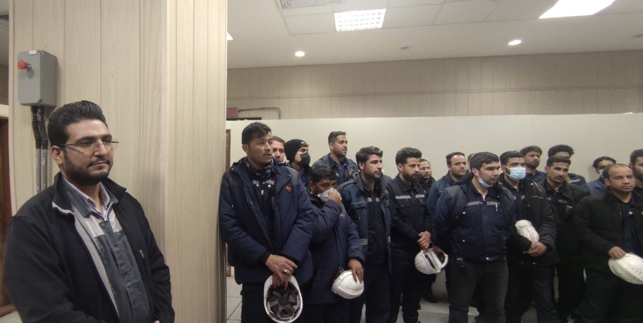 نشست صمیمی مدیران سیمیدکو با کارکنان کارخانه گندله سازی شهید سلیمانی نشست صمیمی مدیران سیمیدکو با کارکنان کارخانه گندله سازی شهید سلیمانی
