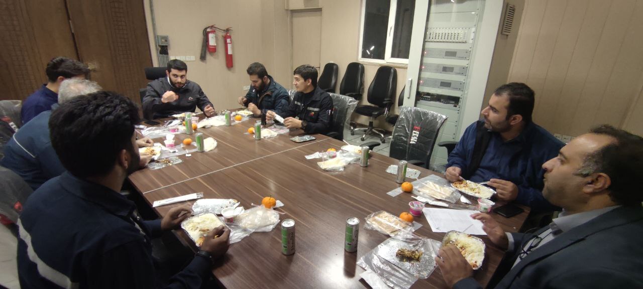 نشست صمیمی مدیران سیمیدکو با کارکنان کارخانه گندله سازی شهید سلیمانی نشست صمیمی مدیران سیمیدکو با کارکنان کارخانه گندله سازی شهید سلیمانی