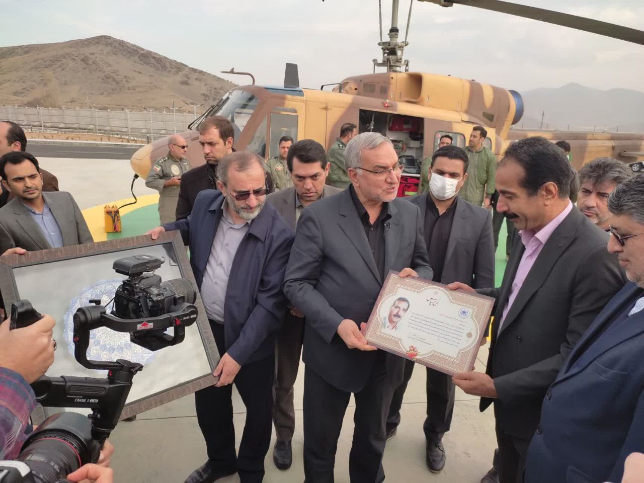 تجلیل از «محسن محمدی» مدیرعامل شرکت آلومرول ایران به عنوان خیر سازنده پایگاه اورژانس هوایی استان مرکزی تجلیل از «محسن محمدی» مدیرعامل شرکت آلومرول ایران به عنوان خیر سازنده پایگاه اورژانس هوایی استان مرکزی