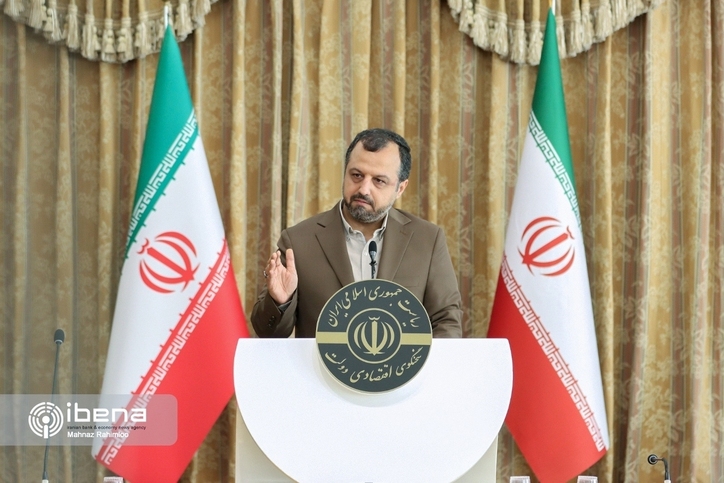 تیم اقتصادی دولت تغییر نخواهد کرد/ جزئیات افزایش حقوق کارمندان در بودجه ۱۴۰۲/ خبر خوش مالیاتی دولت برای تولیدکنندگان