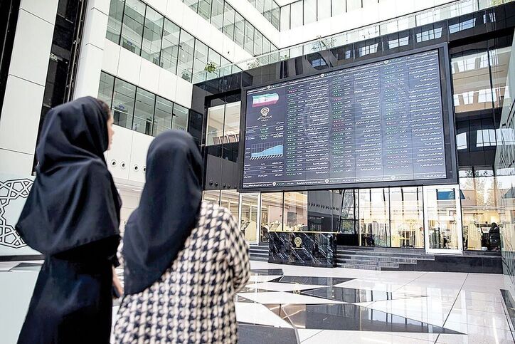تقویت شاخص کل بورس در روز افت خودرویی‌ها