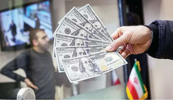 قیمت دلار امروز ۱۴ فروردین ۱۴۰۲ / نوسانات کاهشی در بازار اسکناس آمریکایی