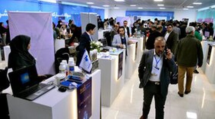 اولین روز از نمایشگاه مسیر زاینده از دریچه دوربین ایراسین