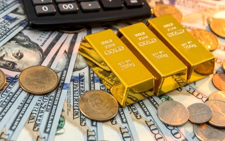 سر دلار به سنگ خورد/ پشت پرده تغییر قیمت ارز و طلا/ سریال نزول دلار و سکه ادامه دارد/ چارت ارزی بین ۴۶ تا ۴۸ هزار خالی مانده/ چرا در روز‌های گران شدن برخی کالاها، دلار و سکه نزولی است؟