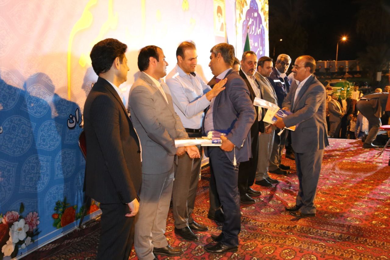 مراسم تکریم و تجلیل از بازنشستگان سال ۱۴۰۱ گروه ملی صنعتی فولاد ایران برگزار شد مراسم تکریم و تجلیل از بازنشستگان سال ۱۴۰۱ گروه ملی صنعتی فولاد ایران برگزار شد