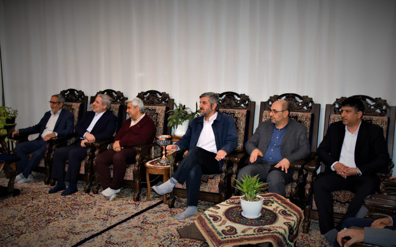 دیدار نوروزی مدیرعامل شرکت مس با خانواده شهید والامقام «مجید زینلی»، از شهدای صنعت مس دیدار نوروزی مدیرعامل شرکت مس با خانواده شهید والامقام «مجید زینلی»، از شهدای صنعت مس