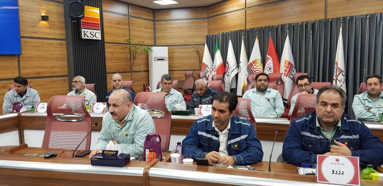 شرکت فولاد خوزستان با حضور مدیران با انگیزه و پرانرژی، بر توسعه خود امیدوار است شرکت فولاد خوزستان با حضور مدیران با انگیزه و پرانرژی، بر توسعه خود امیدوار است