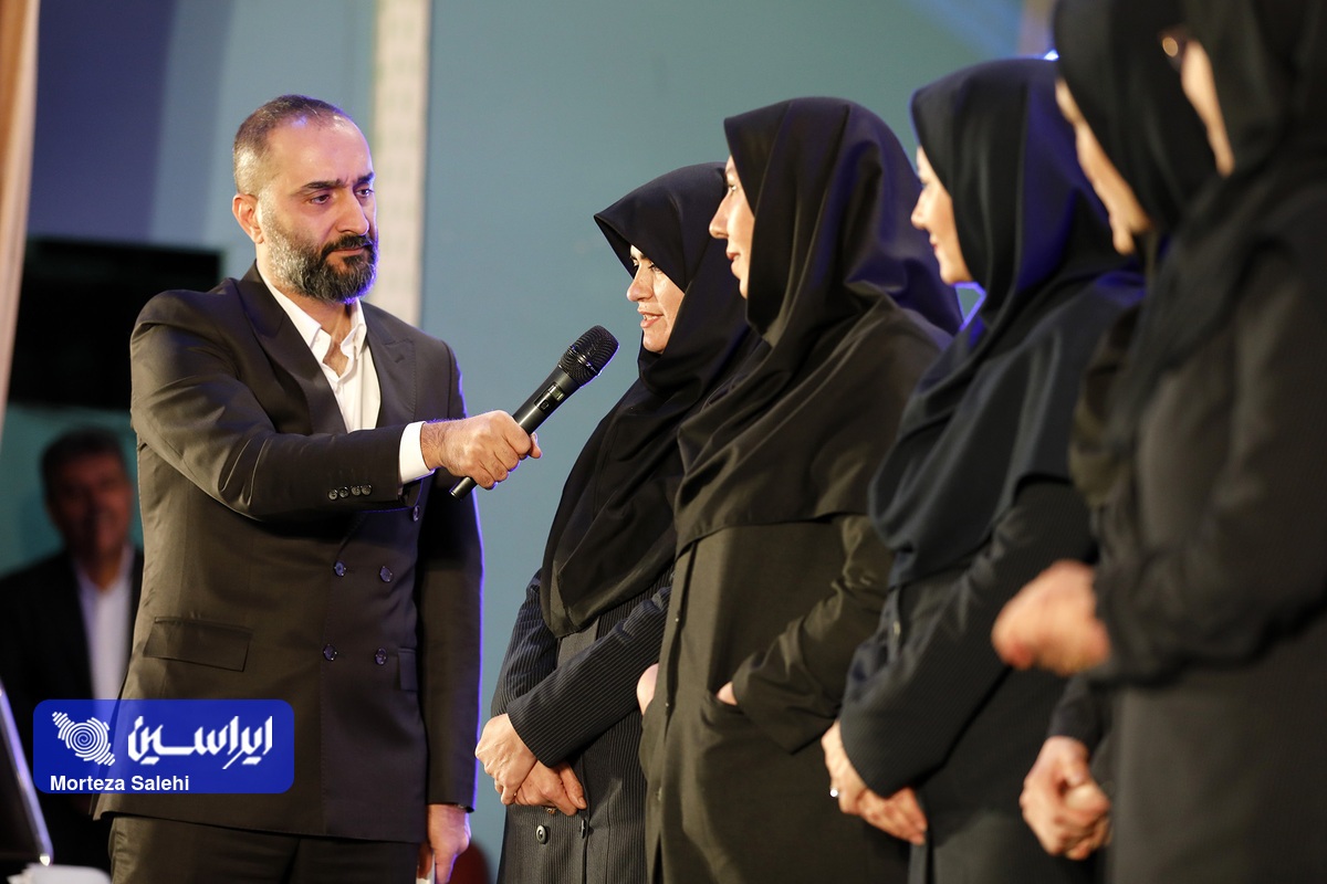 زنان در کار گروهی انعطاف پذیری بیشتری دارند زنان در کار گروهی انعطاف پذیری بیشتری دارند