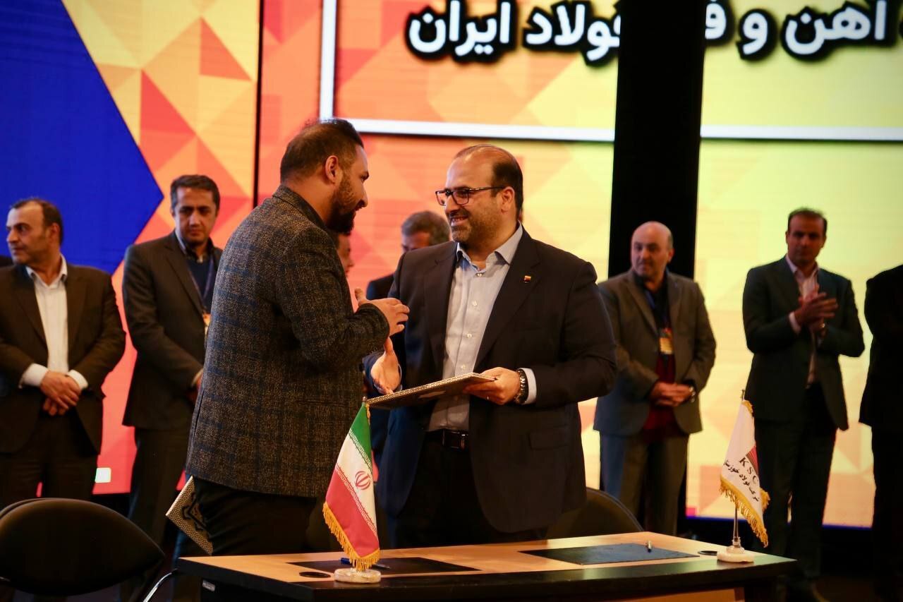 فولاد خوزستان قرارداد ۳۵ میلیون یورویی ساخت داخل امضا کرد فولاد خوزستان قرارداد ۳۵ میلیون یورویی ساخت داخل امضا کرد