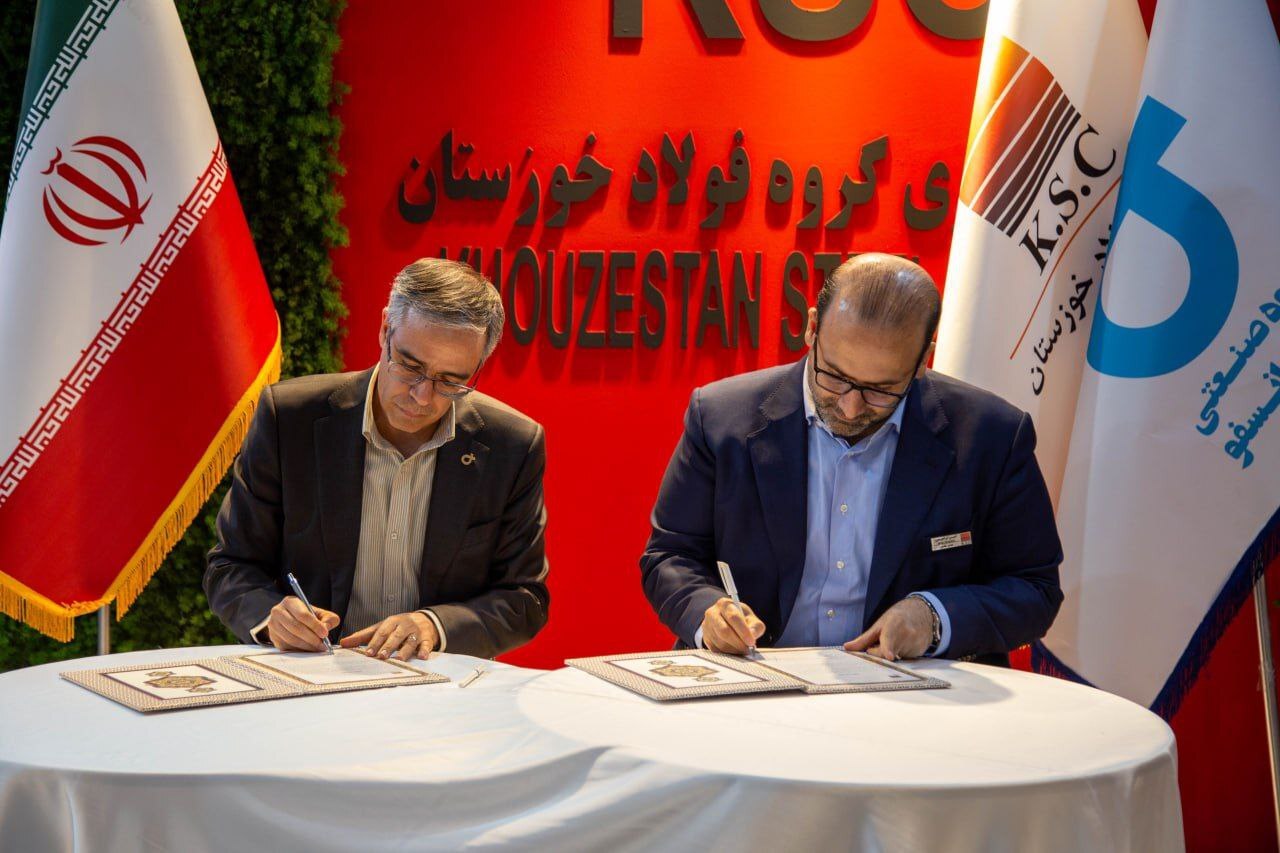 در روز دوم جشنواره و نمایشگاه ملی فولاد ایران، فولاد خوزستان دو تفاهم‌نامه همکاری امضا کرد