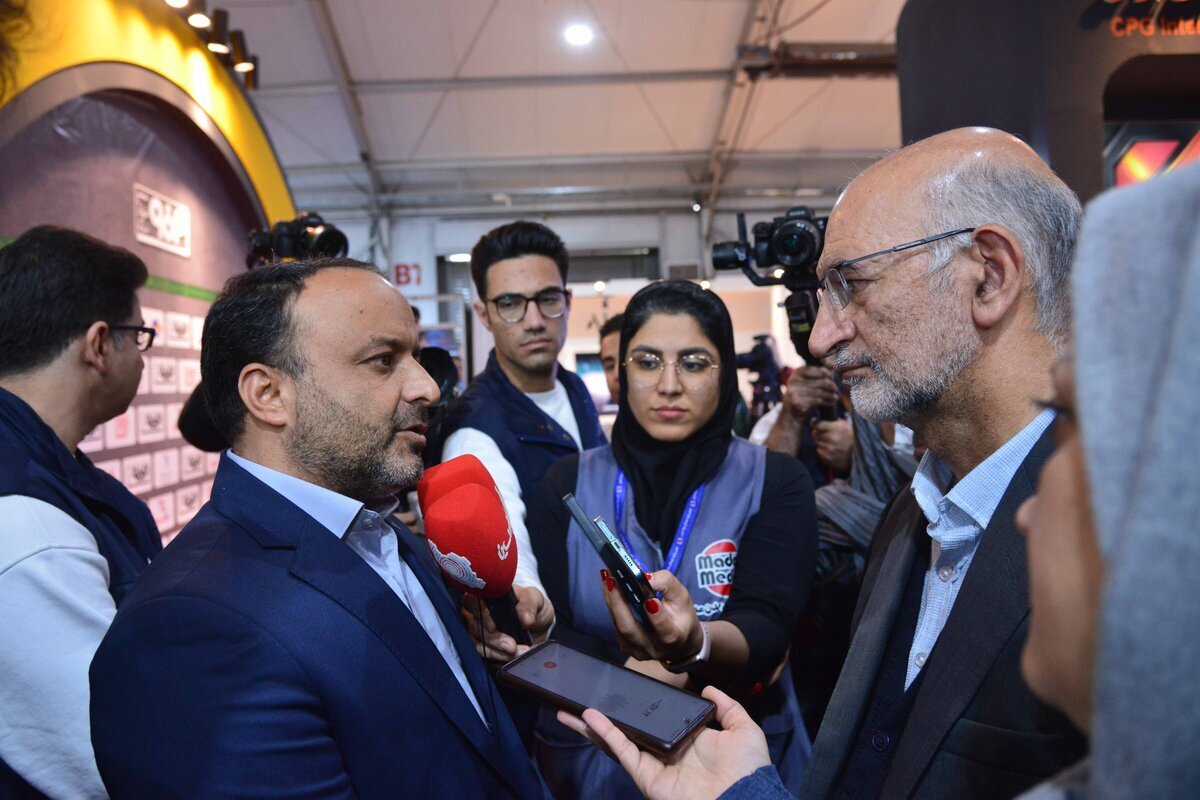 بازدید رئیس هیات عامل ایمیدرو از غرفههای پنجمین جشنواره ملی فولاد ایران بازدید رئیس هیات عامل ایمیدرو از غرفههای پنجمین جشنواره ملی فولاد ایران