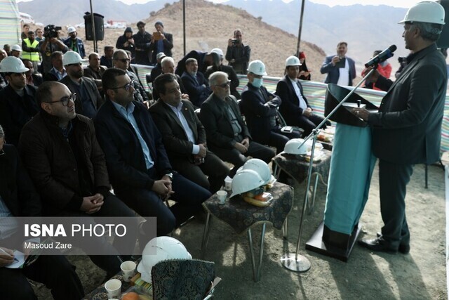 استخراج از معدن ۹۰ میلیون تنی سنگ آهن گزستان بافق آغاز شد استخراج از معدن ۹۰ میلیون تنی سنگ آهن گزستان بافق آغاز شد