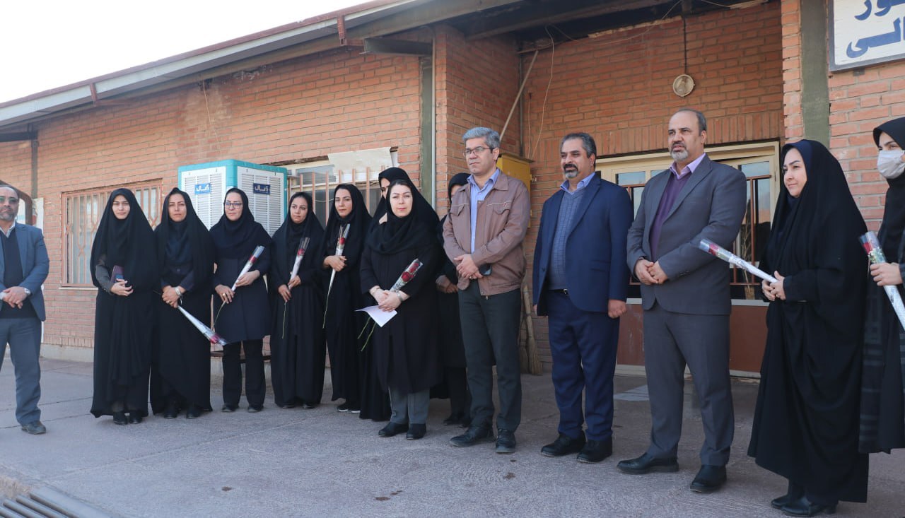شایستگی مهمترین اصل در سپردن مسوولیتهای مدیریتی در شرکت آلومینای ایران شایستگی مهمترین اصل در سپردن مسوولیتهای مدیریتی در شرکت آلومینای ایران