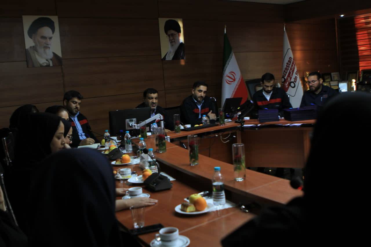 برگزاری مراسم گرامیداشت روز زن در فولاد اکسین خوزستان/ بانوان اکسینی تجلیل شدند