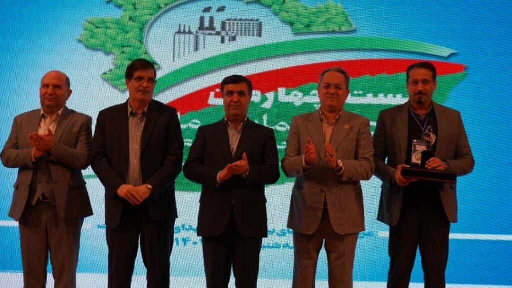 اعطای تندیس سیمین ملی صنعت سبز به شرکت نفت پاسارگاد اعطای تندیس سیمین ملی صنعت سبز به شرکت نفت پاسارگاد