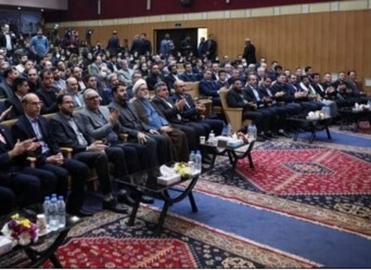 حضور رئیس سازمان زمین‌شناسی و اکتشافات‌ معدنی کشور در نمایشگاه بین‌المللی ایران ژئو