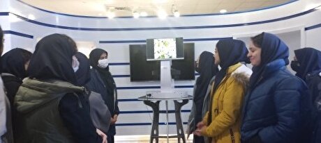 تجهیز پارک موزه علوم زمین مشهد به میکروسکوپ مخصوص جهت تشخیص سنگ‌ها، فسیل‌ها و کانی‌های معدنی به‌طور ملموس
