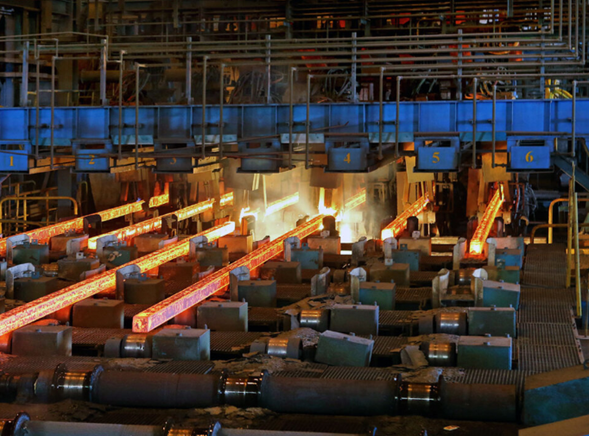 رُشد نقطه‌به‌نقطه و سالانه تولید فولاد خام ایران همچنان افزایشی است