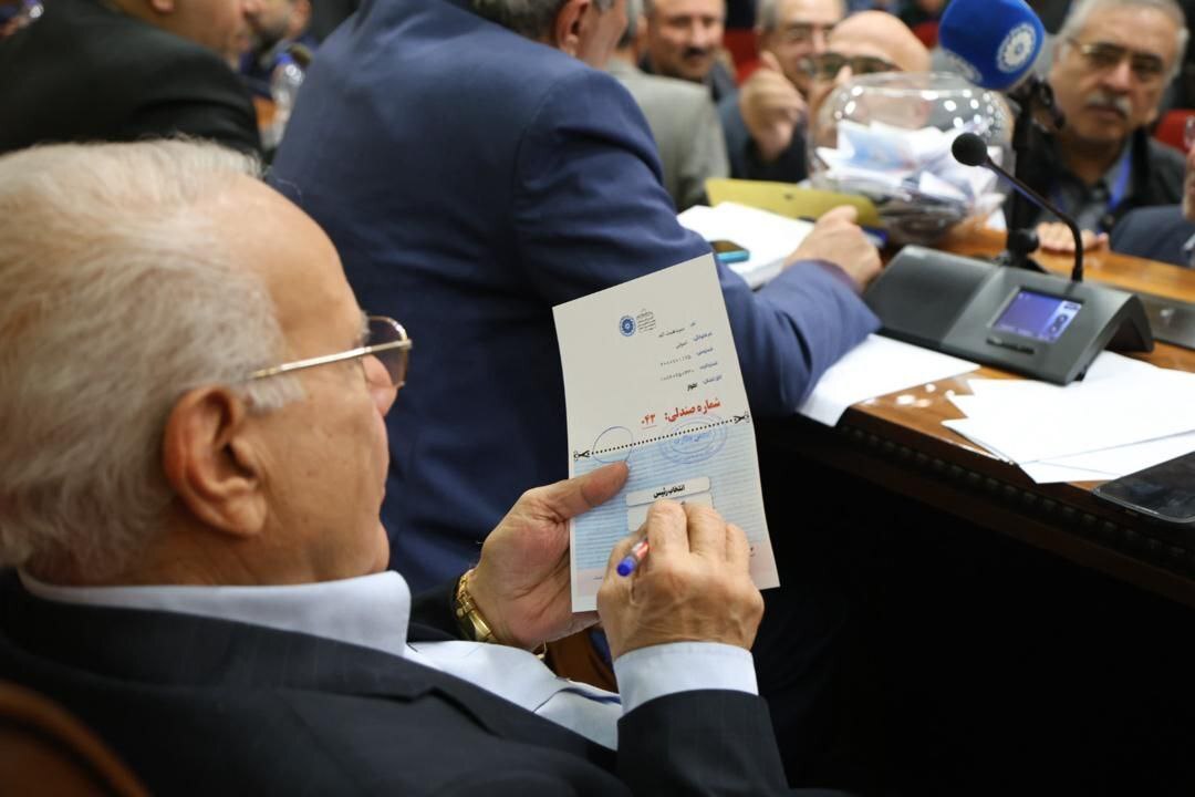 لحظه به لحظه با انتخابات ریاست اتاق ایران لحظه به لحظه با انتخابات ریاست اتاق ایران