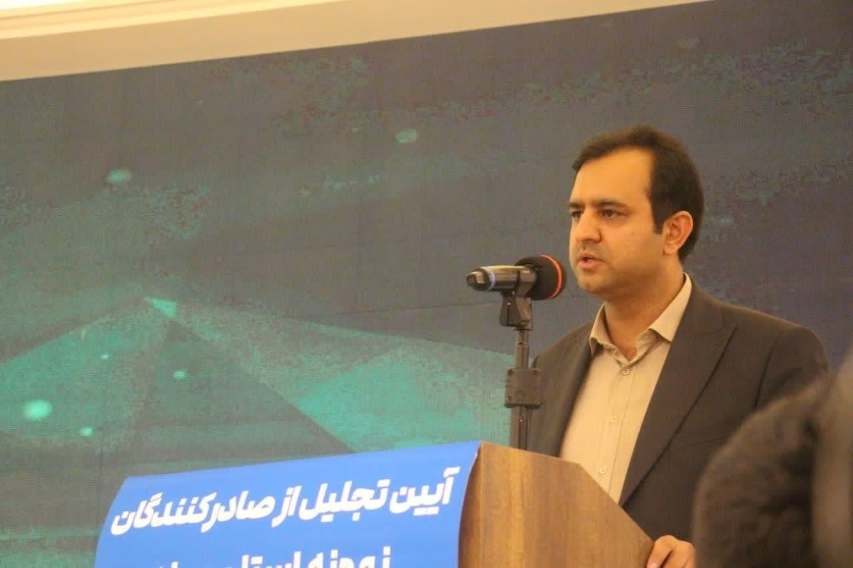 فعالیت ۱۲۵ هزار نفر در صنایع و معادن یزد/ صادرات استان ۲۵ درصد رشد داشته است