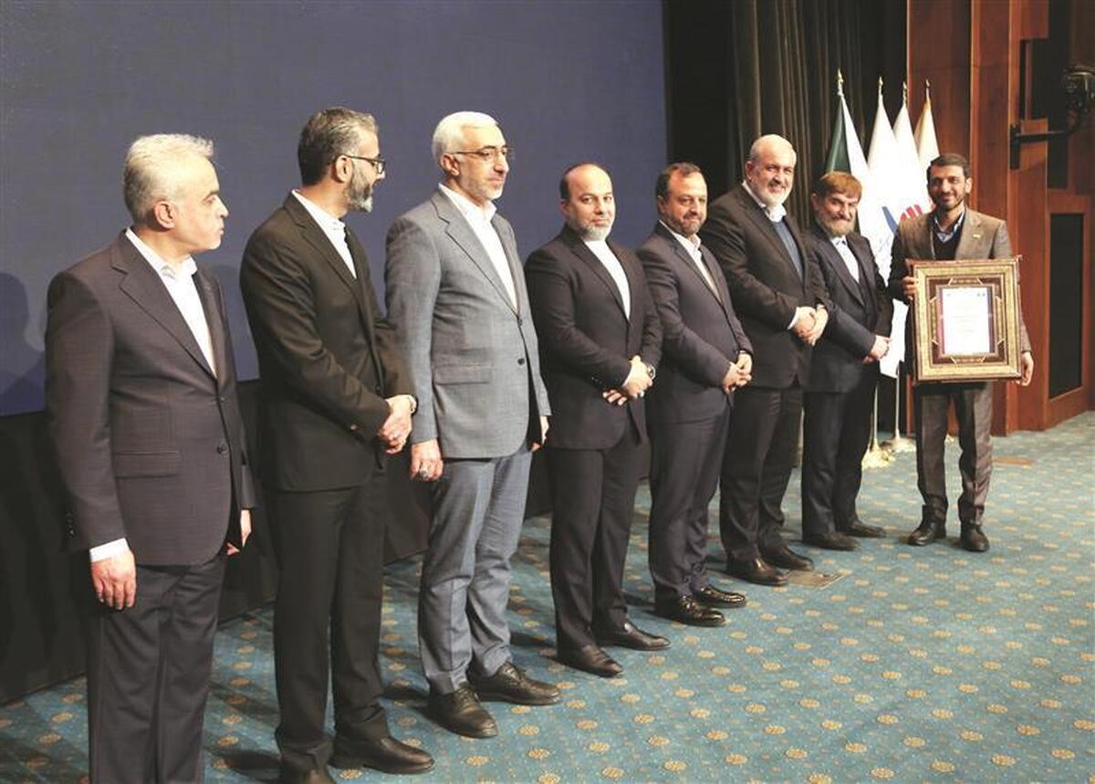 تداوم درخشش فولاد مبارکه با کسب ۶ عنوان برتر در همایش ملی شرکت‌های برتر ایران (IMI-۱۰۰)