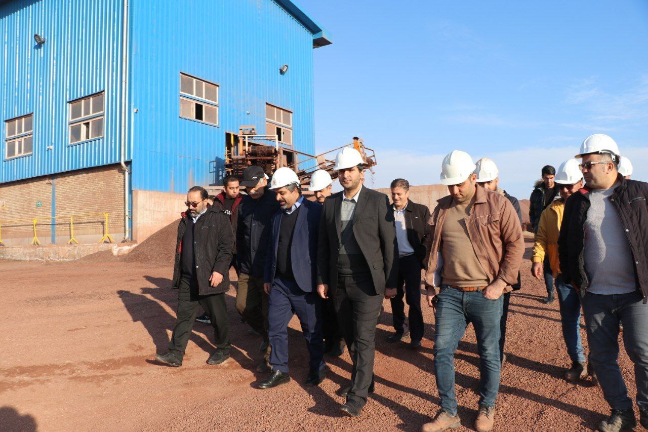 بازدید دکتر شهبخش مدیرعامل شرکت و مهندس بختیاری مدیرعامل شرکت مس درهزار (نماینده مجمع در شرکت آلومینای ایران) و همراهی تعدادی از معاونین و مدیران شرکت از مجتمع بازدید دکتر شهبخش مدیرعامل شرکت و مهندس بختیاری مدیرعامل شرکت مس درهزار (نماینده مجمع در شرکت آلومینای ایران) و همراهی تعدادی از معاونین و مدیران شرکت از مجتمع