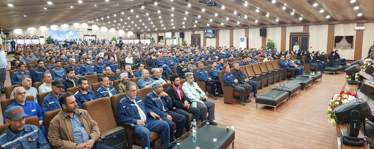ما در بین الطلوعین، فجر انقلاب اسلامی قرار گرفتهایم ما در بین الطلوعین، فجر انقلاب اسلامی قرار گرفتهایم