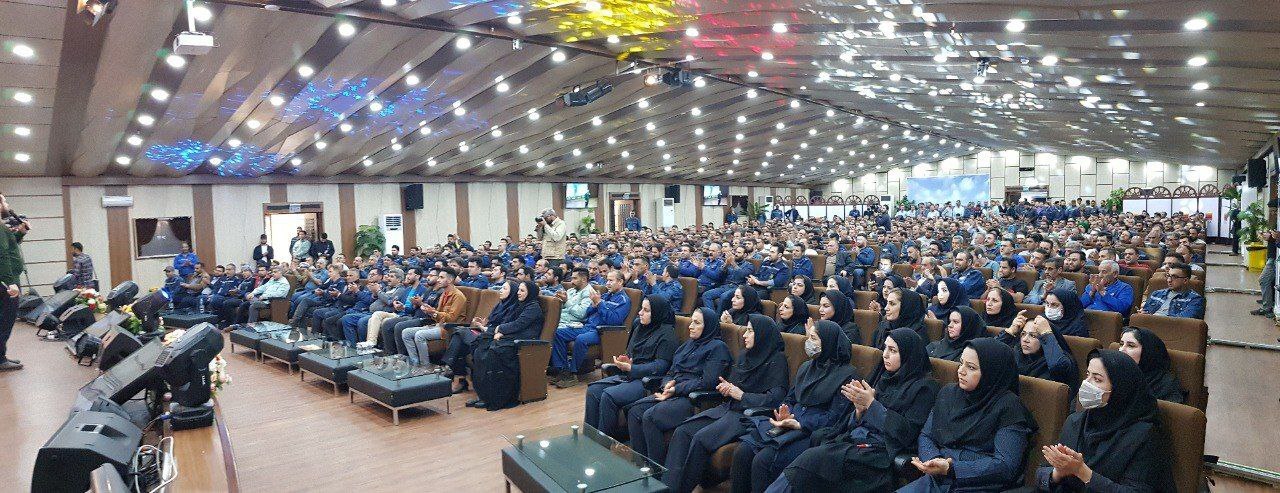 ما در بین الطلوعین، فجر انقلاب اسلامی قرار گرفتهایم ما در بین الطلوعین، فجر انقلاب اسلامی قرار گرفتهایم