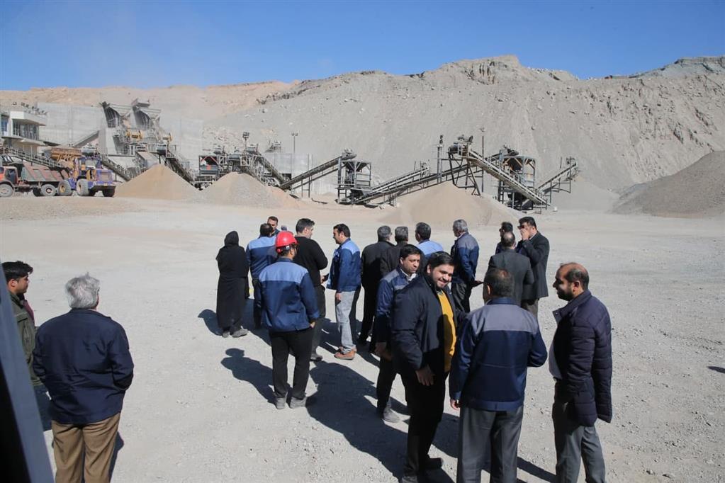 مغایرتهای محیط زیستی شرکت سنگ آهن رفع میشود مغایرتهای محیط زیستی شرکت سنگ آهن رفع میشود