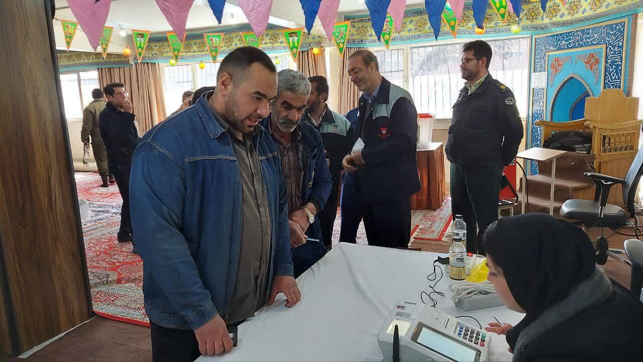حماسه حضور تلاشگران ذوب آهن اصفهان در انتخابات