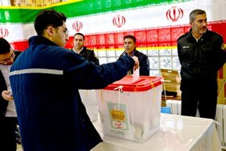 حضور حماسی پرسنل ناحیه نورد گرم فولاد مبارکه در انتخابات یازدهم اسفند ماه