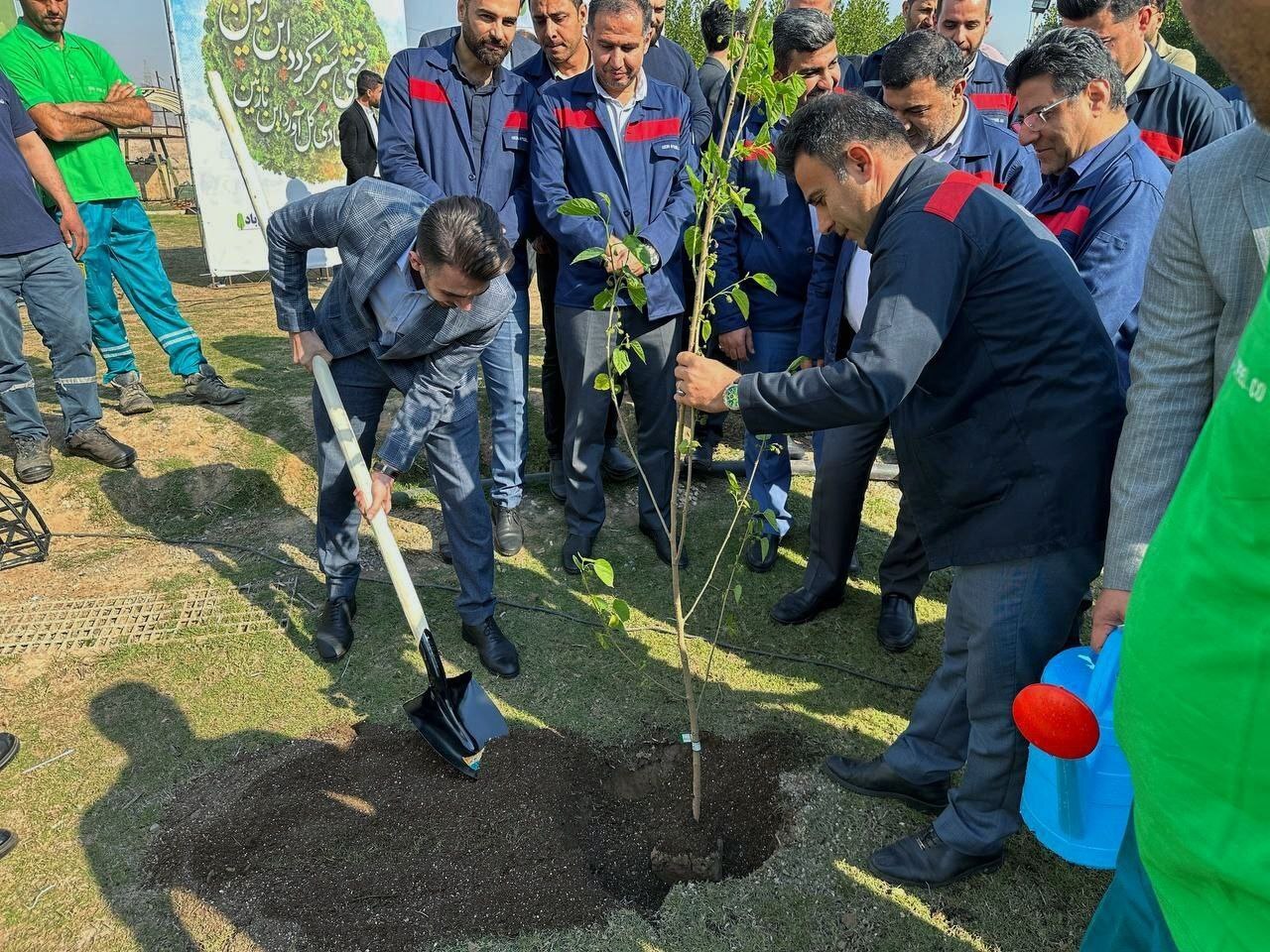 برگزاری آئین روز درختکاری در شرکت فولاد اکسین خوزستان برگزاری آئین روز درختکاری در شرکت فولاد اکسین خوزستان